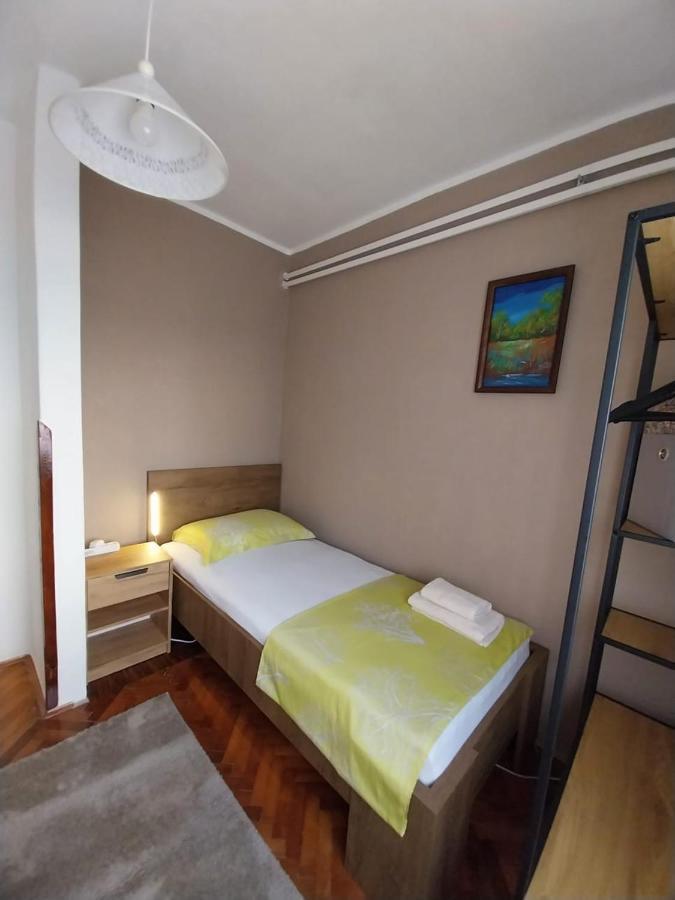 Apartman Pcelica Apartment Pula Exterior photo